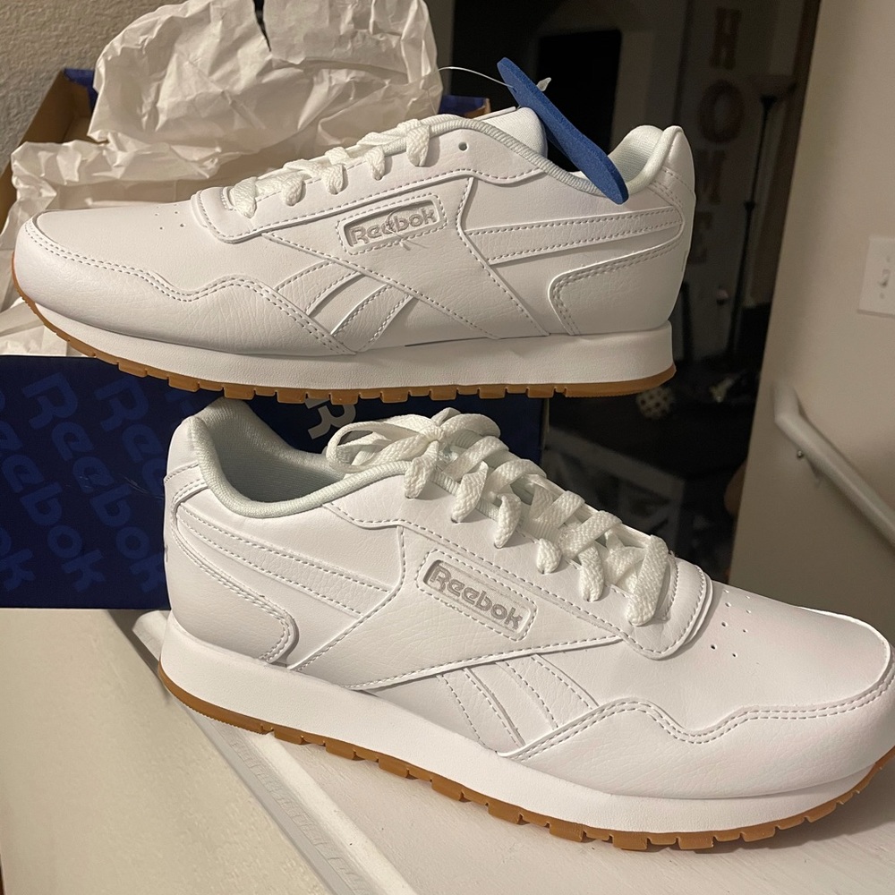 BRAND NEW Reebok women’s classic